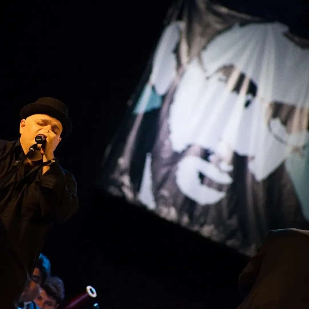 Andersonborges Tributo Legião faz show em Santos/SP no Rusbé no dia sexta-feira, 10 de abril de 2026, às 20:00.
O evento será do estilo Rock e promete reunir fãs para uma noite especial de música ao vivo.
O show acontece no Rusbé, um espaço conhecido por receber eventos na cidade de Santos.
Endereço: Av. Mal. Deodoro, 49 - Gonzaga, Santos - SP, 11065-101, Brasil.
Consulte informações e ingressos nos canais oficiais do evento.
Instagram do local: https://www.instagram.com/santos.rusbe/. Instagram do artista: https://instagram.com/andersonborgestributolegiao.
O show de Andersonborges Tributo Legião promete atrair fãs na cidade de Santos.
Perguntas frequentes sobre o evento:
Pergunta: Quando acontece o show de Andersonborges Tributo Legião em Santos?
Resposta: O show acontece sexta-feira, 10 de abril de 2026 às 20:00.
Pergunta: Onde acontece o evento?
Resposta: O evento acontece no Rusbé em Santos. - Andersonborges Tributo Legião apresenta Tributo à Legião Urbana - 30 anos sem Renato Russo em Santos Rusbé sexta-feira, 10 de abril de 2026 20:00