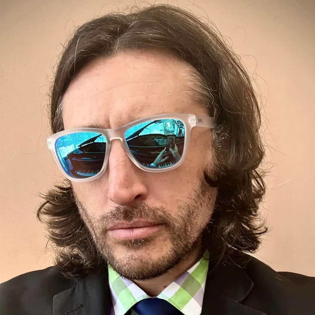 Evan Megaro faz show em Belo Horizonte/MG no Clube de Jazz do Café com Letras no dia sexta-feira, 3 de abril de 2026, às 21:00.
O evento será do estilo MPB e promete reunir fãs para uma noite especial de música ao vivo.
O show acontece no Clube de Jazz do Café com Letras, um espaço conhecido por receber eventos na cidade de Belo Horizonte.
Endereço: R. Antônio de Albuquerque, 47 - Funcionários, Belo Horizonte - MG, 30112-010, Brasil.
Consulte informações e ingressos nos canais oficiais do evento.
Instagram do local: https://www.instagram.com/clubedejazzdocafe/. Instagram do artista: https://www.instagram.com/evanmegaro/.
O show de Evan Megaro promete atrair fãs na cidade de Belo Horizonte.
Perguntas frequentes sobre o evento:
Pergunta: Quando acontece o show de Evan Megaro em Belo Horizonte?
Resposta: O show acontece sexta-feira, 3 de abril de 2026 às 21:00.
Pergunta: Onde acontece o evento?
Resposta: O evento acontece no Clube de Jazz do Café com Letras em Belo Horizonte. - Evan Megaro apresenta Tributo a Sade no Clube de Jazz do Café com Letras, Belo Horizonte, sexta-feira 3 de abril de 2026 às 21h