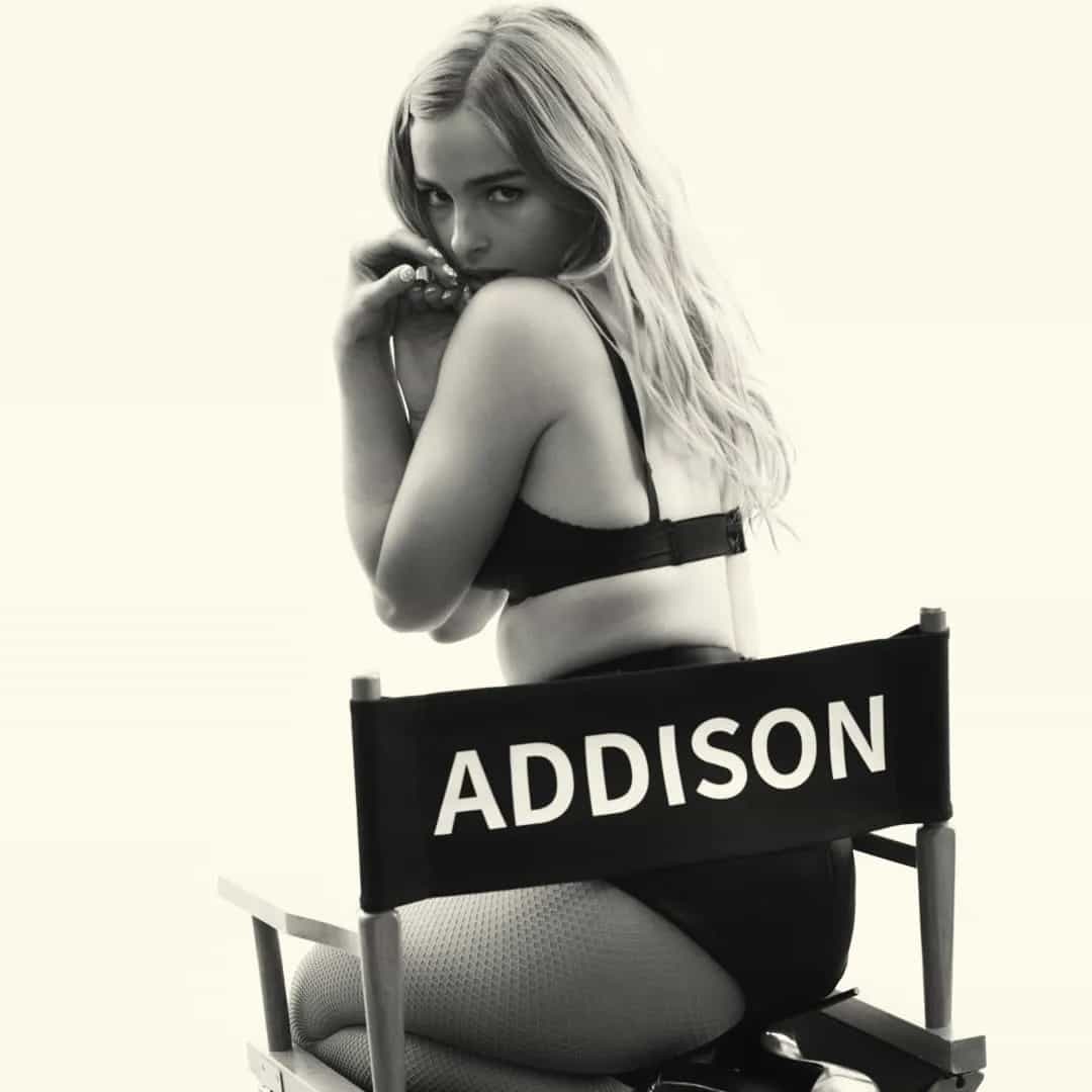 Addison Rae é cantora pop dos EUA, conhecida pelo single 'Obsessed' lançado em 2021. Ela ganhou fama nas redes sociais antes de iniciar sua carreira musical. Veja a agenda no Rolê Agora.