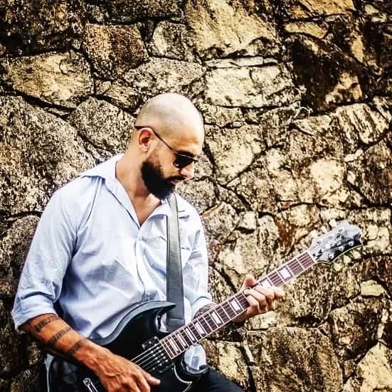 Thiago Rock Rodrigues faz show em Belo Horizonte/MG no Charada Pub Savassi no dia sábado, 14 de março de 2026, às 19:30.
O evento será do estilo Rock e promete reunir fãs para uma noite especial de música ao vivo.
O show acontece no Charada Pub Savassi, um espaço conhecido por receber eventos na cidade de Belo Horizonte.
Endereço: R. Paraíba, 523 - Funcionários, Belo Horizonte - MG, 30130-141, Brasil.
Consulte informações e ingressos nos canais oficiais do evento.
Instagram do local: https://www.instagram.com/charadapubsavassi/. Instagram do artista: https://instagram.com/thiagorockrodrigues.
O show de Thiago Rock Rodrigues promete atrair fãs na cidade de Belo Horizonte.
Perguntas frequentes sobre o evento:
Pergunta: Quando acontece o show de Thiago Rock Rodrigues em Belo Horizonte?
Resposta: O show acontece sábado, 14 de março de 2026 às 19:30.
Pergunta: Onde acontece o evento?
Resposta: O evento acontece no Charada Pub Savassi em Belo Horizonte. - Thiago Rock Rodrigues ao vivo em Belo Horizonte Charada Pub Savassi sábado, 14 de março de 2026 às 19:30