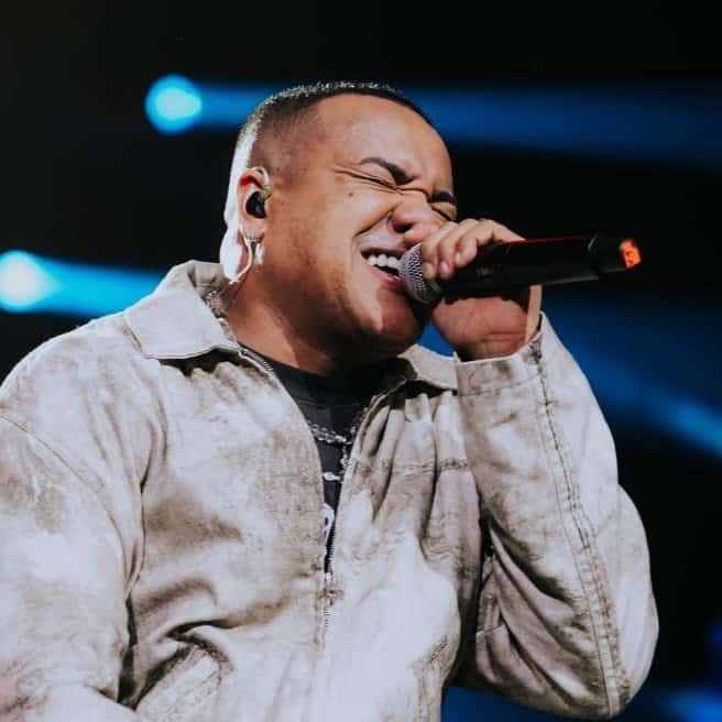 Vitinho faz show em São Paulo/SP no Villa Jardim Bar no dia domingo, 26 de abril de 2026, às 12:00.
O evento será do estilo Pagode e promete reunir fãs para uma noite especial de música ao vivo.
O show acontece no Villa Jardim Bar, um espaço conhecido por receber eventos na cidade de São Paulo.
Endereço: Av. Marginal Direita, 235 - Parque Santo Antonio, São Bernardo do Campo - SP, 09760-510, Brasil.
Ingressos disponíveis pelo bilheteriadigital. Confira no link oficial do evento: https://www.bilheteriadigital.com/vitinho-no-villa-jardim-26-de-abril.
Instagram do artista: https://www.instagram.com/cantorvitinho/.
O show de Vitinho promete atrair fãs na cidade de São Paulo.
Perguntas frequentes sobre o evento:
Pergunta: Quando acontece o show de Vitinho em São Paulo?
Resposta: O show acontece domingo, 26 de abril de 2026 às 12:00.
Pergunta: Onde acontece o evento?
Resposta: O evento acontece no Villa Jardim Bar em São Paulo.
Pergunta: Onde comprar ingressos?
Resposta: Os ingressos podem ser adquiridos no link oficial do evento: https://www.bilheteriadigital.com/vitinho-no-villa-jardim-26-de-abril. - Vitinho no Villa Jardim Bar em São Paulo domingo, 26 de abril de 2026 às 12h