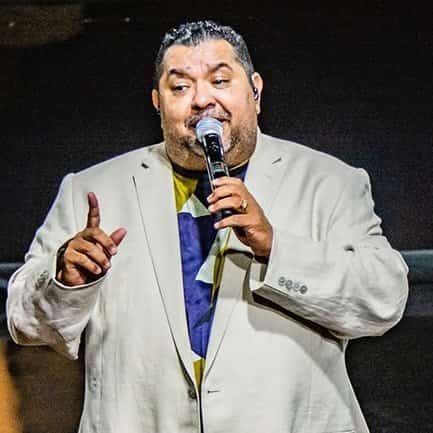 Marquinhos Sensação faz show em Rio De Janeiro/RJ no Aerotown Power Center no dia domingo, 24 de maio de 2026, às 13:00.
O evento será do estilo Samba e promete reunir fãs para uma noite especial de música ao vivo.
O show acontece no Aerotown Power Center, um espaço conhecido por receber eventos na cidade de Rio De Janeiro.
Ingressos disponíveis pelo guicheweb. Confira no link oficial do evento: https://www.guicheweb.com.br/encontro-das-rodas-de-samba-edicao-barra-da-tijuca_50672.
Instagram do artista: https://www.instagram.com/marquinhossensacao/.
O show de Marquinhos Sensação promete atrair fãs na cidade de Rio De Janeiro.
Perguntas frequentes sobre o evento:
Pergunta: Quando acontece o show de Marquinhos Sensação em Rio De Janeiro?
Resposta: O show acontece domingo, 24 de maio de 2026 às 13:00.
Pergunta: Onde acontece o evento?
Resposta: O evento acontece no Aerotown Power Center em Rio De Janeiro.
Pergunta: Onde comprar ingressos?
Resposta: Os ingressos podem ser adquiridos no link oficial do evento: https://www.guicheweb.com.br/encontro-das-rodas-de-samba-edicao-barra-da-tijuca_50672. - Marquinhos Sensação no Encontro Das Rodas De Samba Edição Barra Da Tijuca — Rio de Janeiro, Aerotown Power Center, domingo 24 de maio de 2026 às 13h