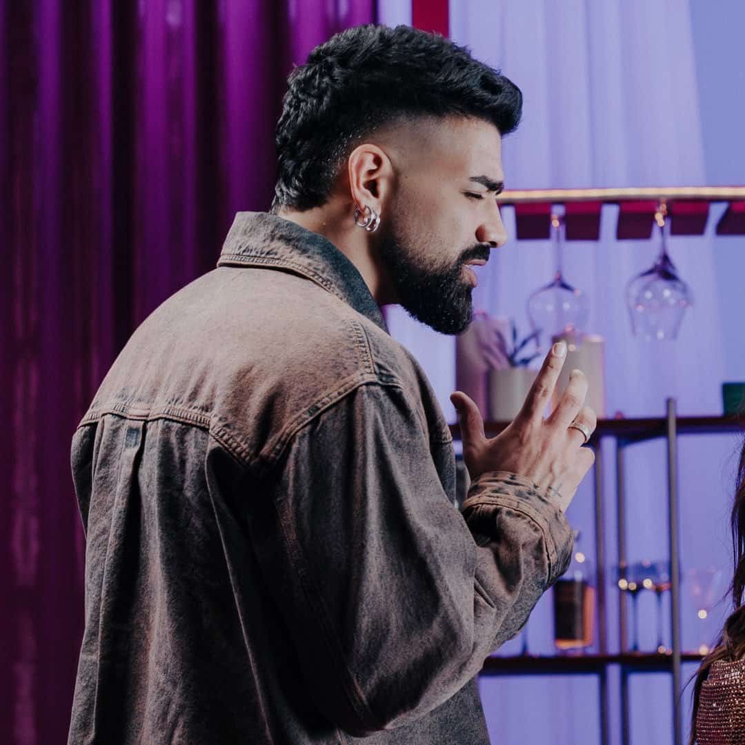 Dilsinho faz show em Brás Pires/MG no Ribeirão de Santo Antônio no dia quinta-feira, 4 de junho de 2026, às 16:00.
O evento será do estilo Pagode e promete reunir fãs para uma noite especial de música ao vivo.
O show acontece no Ribeirão de Santo Antônio, um espaço conhecido por receber eventos na cidade de Brás Pires.
Endereço: Ribeirão de Santo Antônio, Brás Pires - MG, 36542-000, Brasil.
Ingressos disponíveis pelo centraldoseventos.com.br. Confira no link oficial do evento: https://centraldoseventos.com.br/3-expo-pao.
Instagram do artista: https://www.instagram.com/dilsinho/.
O show de Dilsinho promete atrair fãs na cidade de Brás Pires.
Perguntas frequentes sobre o evento:
Pergunta: Quando acontece o show de Dilsinho em Brás Pires?
Resposta: O show acontece quinta-feira, 4 de junho de 2026 às 16:00.
Pergunta: Onde acontece o evento?
Resposta: O evento acontece no Ribeirão de Santo Antônio em Brás Pires.
Pergunta: Onde comprar ingressos?
Resposta: Os ingressos podem ser adquiridos no link oficial do evento: https://centraldoseventos.com.br/3-expo-pao. - Dilsinho na 3ª Expo Pao Em Bras Pires Ribeirão de Santo Antônio MG 4 de junho de 2026 às 16:00