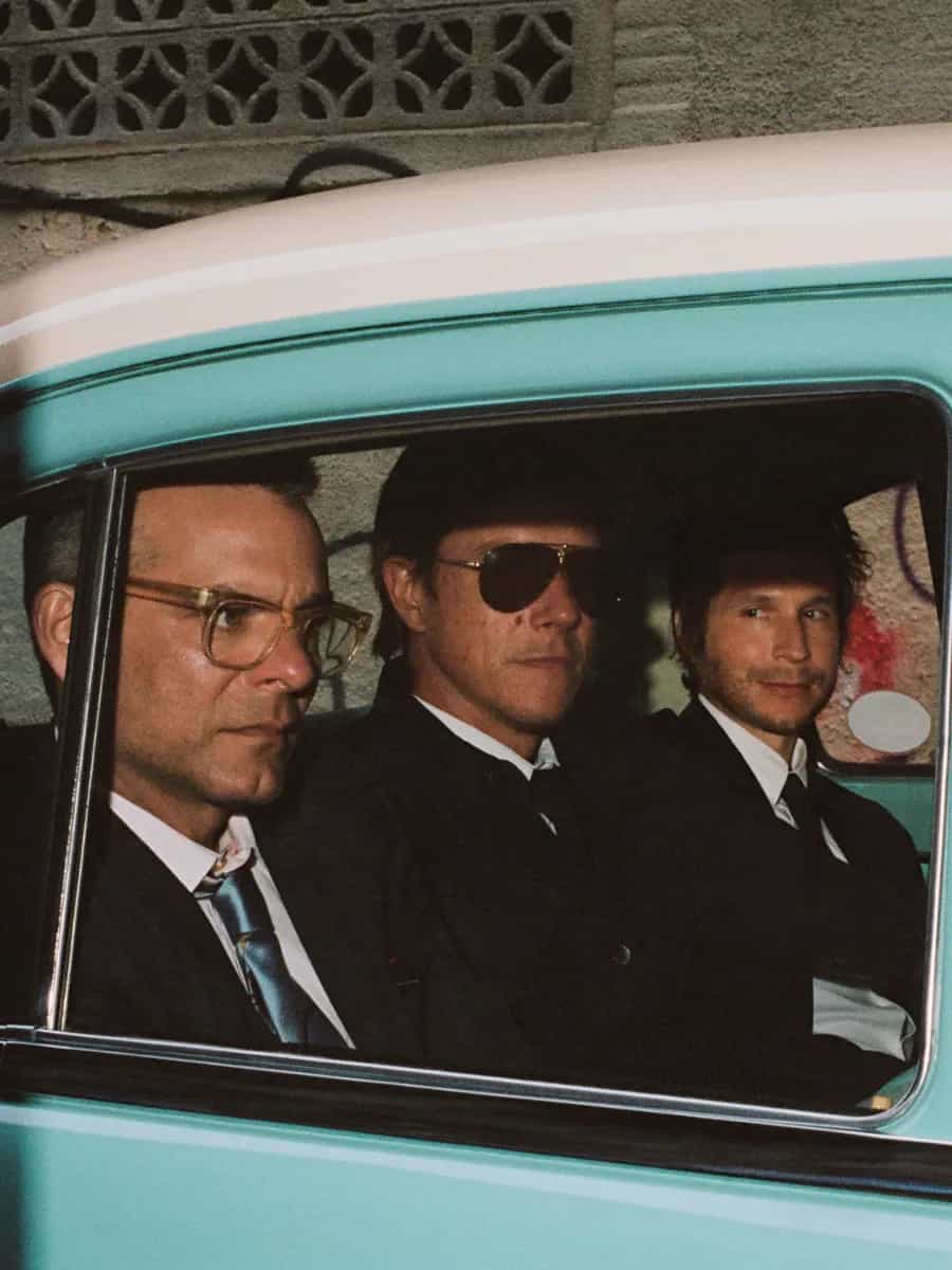 Interpol é uma banda de rock formada em Nova York em 1997, conhecida pelos álbuns 'Turn On the Bright Lights' e 'Antics'. Veja a agenda no Rolê Agora.