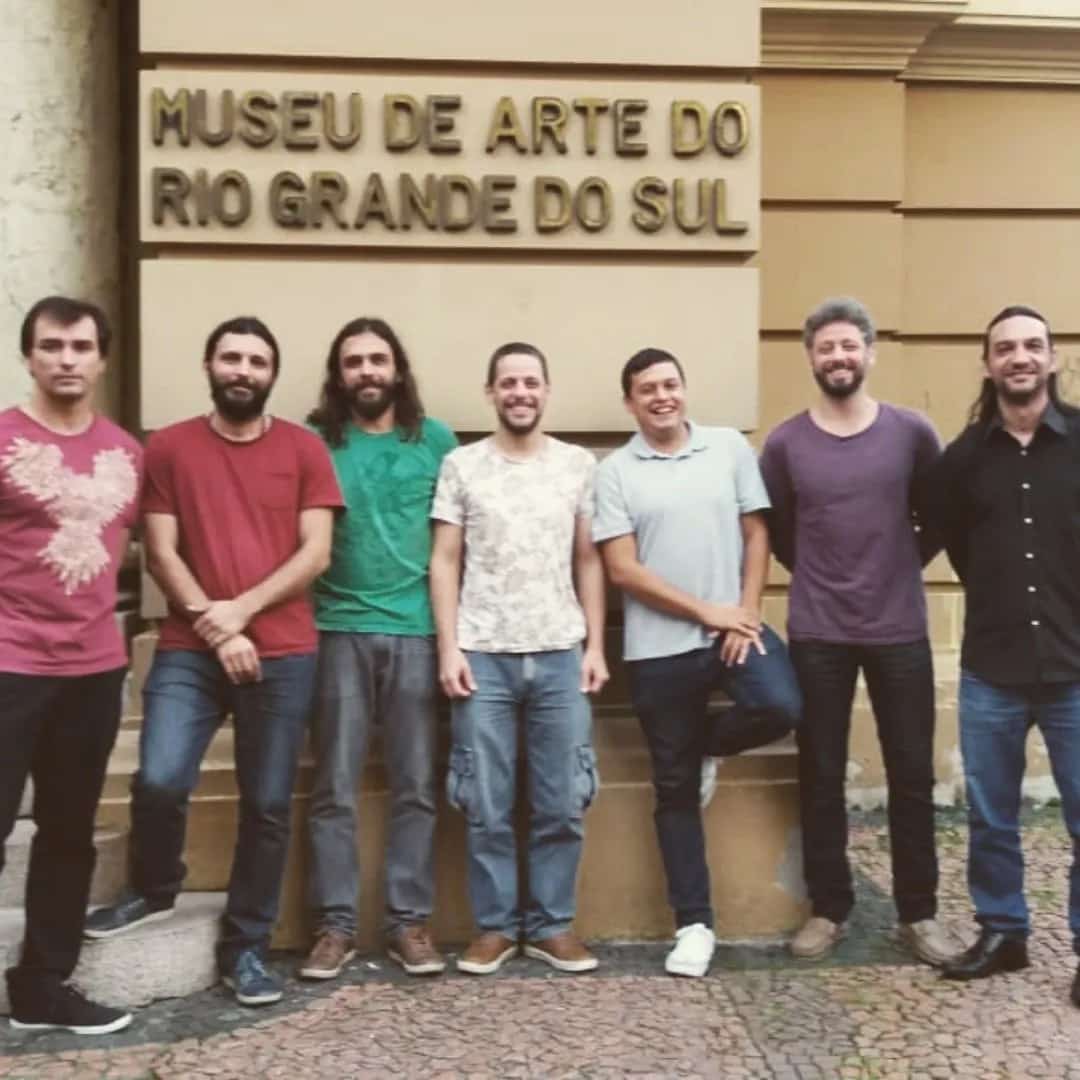 Roda Viva faz show em Porto Alegre/RS no Boteco Matita Perê no dia sábado, 21 de março de 2026, às 21:00.
O evento será do estilo Samba e promete reunir fãs para uma noite especial de música ao vivo.
O show acontece no Boteco Matita Perê, um espaço conhecido por receber eventos na cidade de Porto Alegre.
Endereço: R. João Alfredo, 626 - Cidade Baixa, Porto Alegre - RS, 90050-230, Brasil.
Consulte informações e ingressos nos canais oficiais do evento.
Instagram do local: https://www.instagram.com/botecomatitapere/. Instagram do artista: https://instagram.com/bandarodaviva.
O show de Roda Viva promete atrair fãs na cidade de Porto Alegre.
Perguntas frequentes sobre o evento:
Pergunta: Quando acontece o show de Roda Viva em Porto Alegre?
Resposta: O show acontece sábado, 21 de março de 2026 às 21:00.
Pergunta: Onde acontece o evento?
Resposta: O evento acontece no Boteco Matita Perê em Porto Alegre. - Roda Viva ao vivo em Porto Alegre no Boteco Matita Perê sábado, 21 de março de 2026 às 21h