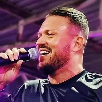 Fernando Negrão ao vivo em Santos Ilha Music Bar domingo, 5 de abril de 2026 às 18:00