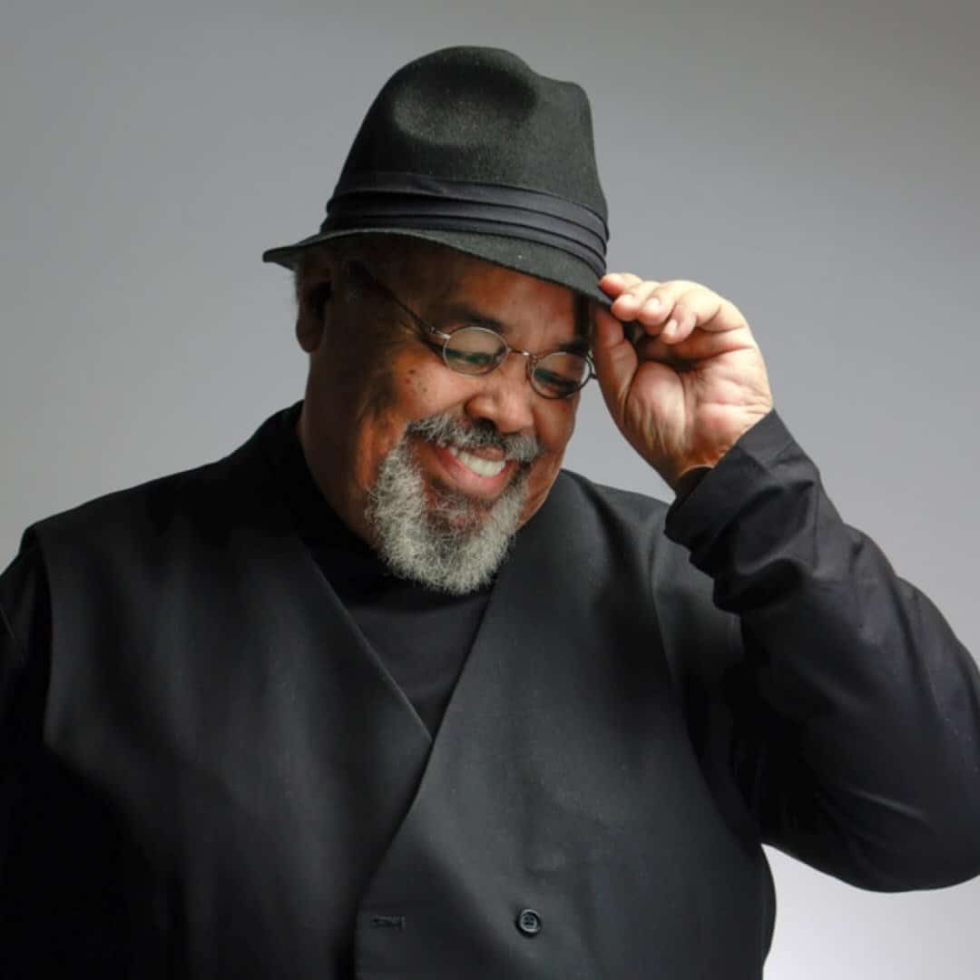 Jorge Aragão faz show em Jundiaí/SP no Clube Uirapuru no dia sexta-feira, 27 de março de 2026, às 20:00.
O evento será do estilo Samba e promete reunir fãs para uma noite especial de música ao vivo.
O show acontece no Clube Uirapuru, um espaço conhecido por receber eventos na cidade de Jundiaí.
Endereço: Av. Manoel Teixeira Cabral, 777 - Casa Branca, Jundiaí - SP, 13211-224, Brasil.
Ingressos disponíveis pelo q2ingressossupport.zendesk.com. Confira no link oficial do evento: https://q2ingressossupport.zendesk.com/hc/pt-br.
Instagram do artista: https://www.instagram.com/jorgearagaodacruz/.
O show de Jorge Aragão promete atrair fãs na cidade de Jundiaí.
Perguntas frequentes sobre o evento:
Pergunta: Quando acontece o show de Jorge Aragão em Jundiaí?
Resposta: O show acontece sexta-feira, 27 de março de 2026 às 20:00.
Pergunta: Onde acontece o evento?
Resposta: O evento acontece no Clube Uirapuru em Jundiaí.
Pergunta: Onde comprar ingressos?
Resposta: Os ingressos podem ser adquiridos no link oficial do evento: https://q2ingressossupport.zendesk.com/hc/pt-br. - Jorge Aragão no Dia De Jorge em Jundiaí, Clube Uirapuru, sexta-feira 27 de março de 2026 às 20h