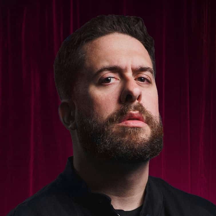 Maurício Meirelles faz show em Vitória/ES no Espaço Patrick Ribeiro - Aeroporto de Vitória no dia sexta-feira, 20 de março de 2026, às 20:00.
O evento será do estilo Stand Up e promete reunir fãs para uma noite especial de música ao vivo.
O show acontece no Espaço Patrick Ribeiro - Aeroporto de Vitória, um espaço conhecido por receber eventos na cidade de Vitória.
Endereço: Av. Roza Helena Schorling Albuquerque, S/N - Goiabeiras, Vitoria - ES, 29109-350.
Ingressos disponíveis pelo site.blueticket.com.br. Confira no link oficial do evento: https://site.blueticket.com.br/evento/38661/mauricio-meirelles-tour-2026.
Instagram do artista: https://www.instagram.com/maumeirelles/.
O show de Maurício Meirelles promete atrair fãs na cidade de Vitória.
Perguntas frequentes sobre o evento:
Pergunta: Quando acontece o show de Maurício Meirelles em Vitória?
Resposta: O show acontece sexta-feira, 20 de março de 2026 às 20:00.
Pergunta: Onde acontece o evento?
Resposta: O evento acontece no Espaço Patrick Ribeiro - Aeroporto de Vitória em Vitória.
Pergunta: Onde comprar ingressos?
Resposta: Os ingressos podem ser adquiridos no link oficial do evento:... - Maurício Meirelles Tour 2026 em Vitória no Espaço Patrick Ribeiro dia 20 de março às 20h