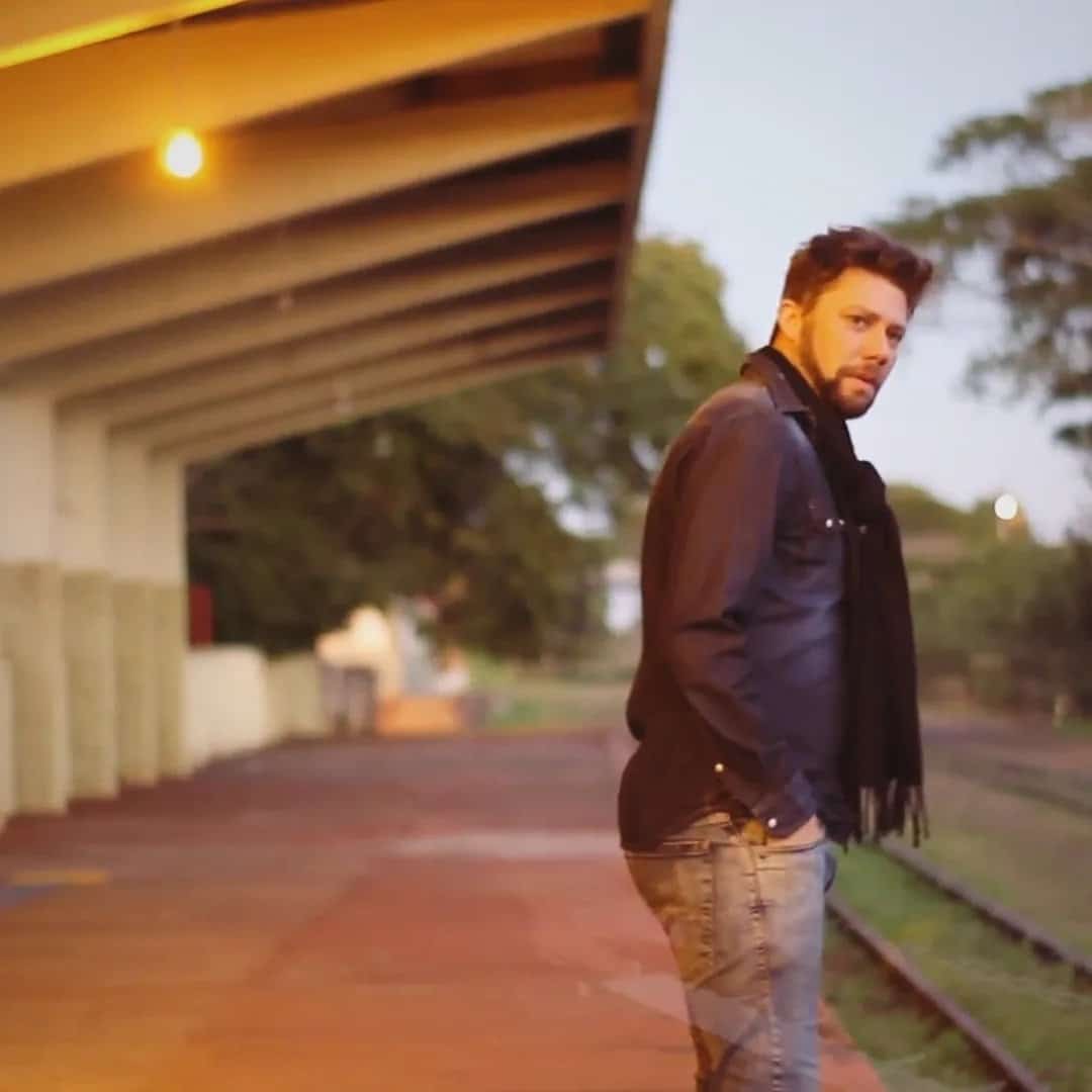 Sidnei Guri faz show em Presidente Prudente/SP no Arapuca bar no dia quarta-feira, 1 de abril de 2026, às 22:00.
O evento será do estilo Sertanejo e promete reunir fãs para uma noite especial de música ao vivo.
O show acontece no Arapuca bar, um espaço conhecido por receber eventos na cidade de Presidente Prudente.
Endereço: Av. Quatorze de Setembro, 2780 - Vila Malaman, Pres. Prudente - SP, 19015-770, Brasil.
Consulte informações e ingressos nos canais oficiais do evento.
Instagram do local: https://www.instagram.com/arapuca_bar/. Instagram do artista: https://www.instagram.com/sidneiguri/.
O show de Sidnei Guri promete atrair fãs na cidade de Presidente Prudente.
Perguntas frequentes sobre o evento:
Pergunta: Quando acontece o show de Sidnei Guri em Presidente Prudente?
Resposta: O show acontece quarta-feira, 1 de abril de 2026 às 22:00.
Pergunta: Onde acontece o evento?
Resposta: O evento acontece no Arapuca bar em Presidente Prudente. - Sidnei Guri no Forró dos Ratos em Presidente Prudente, Arapuca Bar, quarta-feira 1 de abril 22h