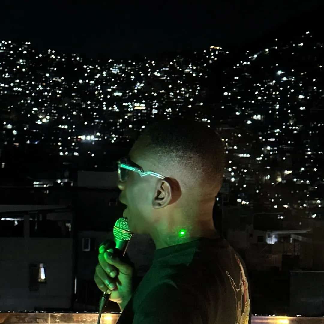 MC Gorila faz show em Curitiba/PR no 41 Brooklyn Bar no dia sexta-feira, 10 de abril de 2026, às 20:00.
O evento será do estilo Funk e promete reunir fãs para uma noite especial de música ao vivo.
O show acontece no 41 Brooklyn Bar, um espaço conhecido por receber eventos na cidade de Curitiba.
Endereço: R. Alferes Poli, 821 - Centro, Curitiba - PR, 80220-050, Brasil.
Consulte informações e ingressos nos canais oficiais do evento.
Instagram do local: https://www.instagram.com/41bklyn/. Instagram do artista: https://www.instagram.com/mcgorila.oficial/.
O show de MC Gorila promete atrair fãs na cidade de Curitiba.
Perguntas frequentes sobre o evento:
Pergunta: Quando acontece o show de MC Gorila em Curitiba?
Resposta: O show acontece sexta-feira, 10 de abril de 2026 às 20:00.
Pergunta: Onde acontece o evento?
Resposta: O evento acontece no 41 Brooklyn Bar em Curitiba. - MC Gorila em 41 Brooklyn Bar Curitiba sexta-feira, 10 de abril de 2026 às 20h