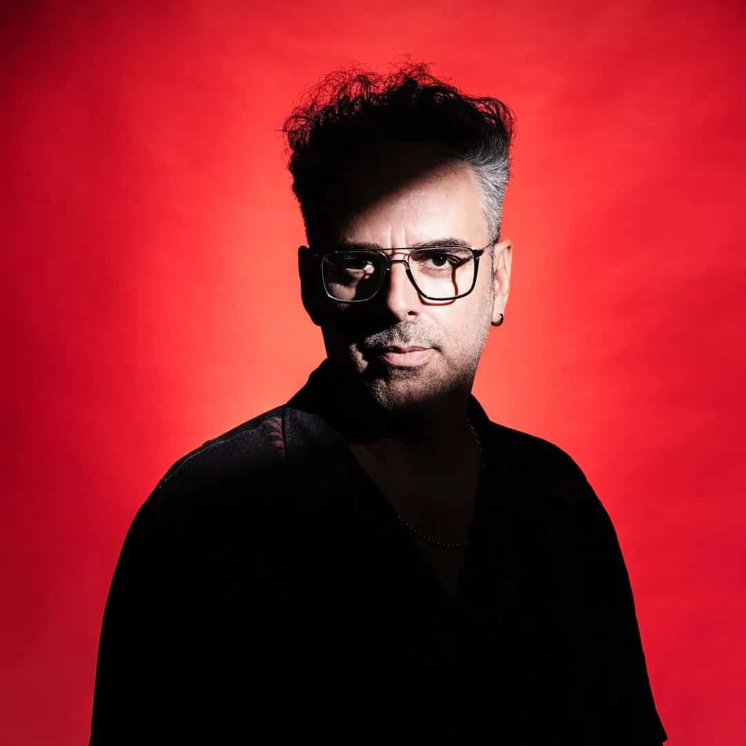 Manuel De Oliveira faz show em São Paulo/SP no Blue Note São Paulo no dia terça-feira, 31 de março de 2026, às 20:00.
O evento será do estilo Blues e promete reunir fãs para uma noite especial de música ao vivo.
O show acontece no Blue Note São Paulo, um espaço conhecido por receber eventos na cidade de São Paulo.
Endereço: Av. Paulista, 2073 - Bela Vista, São Paulo - SP, 01311-300, Brasil.
Consulte informações e ingressos nos canais oficiais do evento.
Instagram do local: https://www.instagram.com/bluenotesp/. Instagram do artista: https://instagram.com/manueldeoliveiraguitar.
O show de Manuel De Oliveira promete atrair fãs na cidade de São Paulo.
Perguntas frequentes sobre o evento:
Pergunta: Quando acontece o show de Manuel De Oliveira em São Paulo?
Resposta: O show acontece terça-feira, 31 de março de 2026 às 20:00.
Pergunta: Onde acontece o evento?
Resposta: O evento acontece no Blue Note São Paulo em São Paulo. - Manuel De Oliveira na Terça de Blue — Blue Note São Paulo, terça-feira 31 de março de 2026, 20h