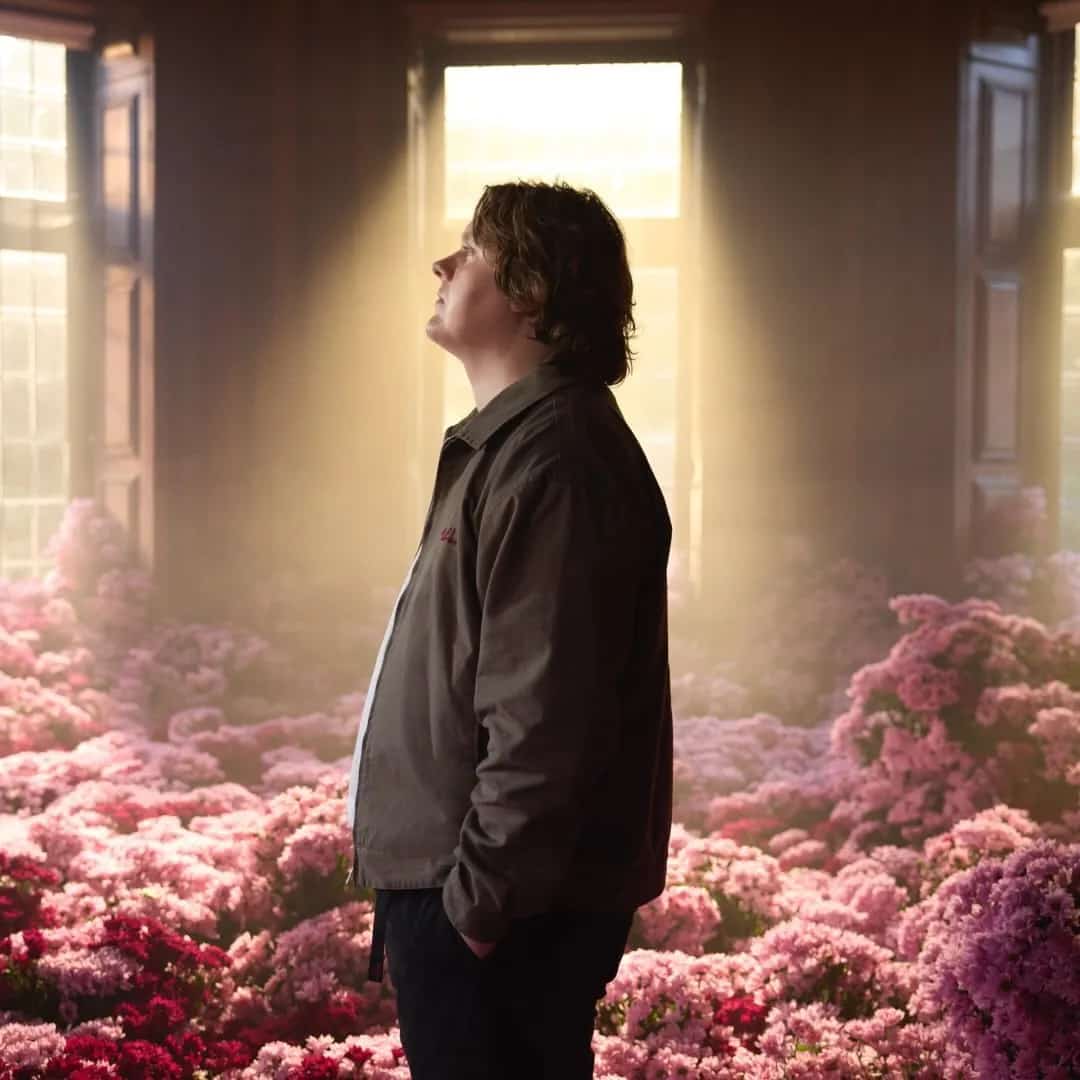 Lewis Capaldi se apresenta no festival Lollapalooza Brasil 2026 em São Paulo/SP no Autódromo de Interlagos no dia sábado, 21 de março de 2026, às 19:05.
O show faz parte da programação oficial do festival Lollapalooza Brasil 2026 em São Paulo, um dos maiores eventos de música do país.
A apresentação faz parte do lineup oficial do Lollapalooza Brasil 2026, festival que reúne artistas nacionais e internacionais em São Paulo.
O evento acontece no Autódromo de Interlagos, em São Paulo.
Endereço: Av. Sen. Teotônio Vilela, 261 - Jardim Malia I, São Paulo - SP, 04801-000, Brasil.
O festival Lollapalooza Brasil costuma reunir milhares de fãs de música em São Paulo, sendo um dos eventos mais aguardados do calendário cultural da cidade.
Ingressos disponíveis pelo ticketmaster. Confira no link oficial do evento: https://www.ticketmaster.com.br/event/lollapaloozabr.
Instagram do local: https://www.instagram.com/autodromointerlagos/. Instagram do artista: https://www.instagram.com/lewiscapaldi/.
O show de Lewis Capaldi promete atrair fãs na cidade de São Paulo.
O show de Lewis Capaldi é uma das atrações confirmadas da edição 2026 do Lollapalooza Brasil em São Paulo.
Perguntas... - Lewis Capaldi no Lollapalooza Brasil 2026 em São Paulo Autódromo de Interlagos sábado 21 de março às 19:05