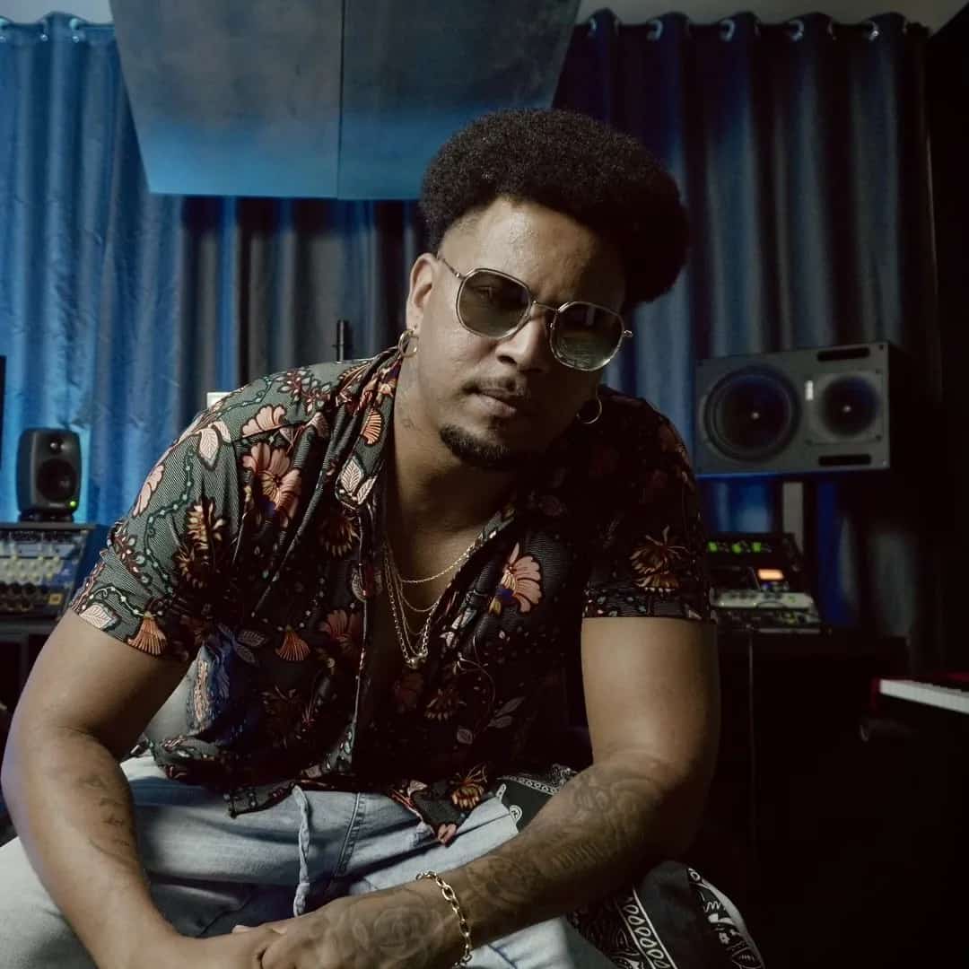 Andre Loul faz show em Presidente Prudente/SP no BUTECO RAIZ no dia quarta-feira, 18 de março de 2026, às 20:00.
O evento será do estilo Pagode e promete reunir fãs para uma noite especial de música ao vivo.
O show acontece no BUTECO RAIZ, um espaço conhecido por receber eventos na cidade de Presidente Prudente.
Endereço: R. Dr. Gurgel, 1242 - Centro, Pres. Prudente - SP, 19015-140, Brasil.
Consulte informações e ingressos nos canais oficiais do evento.
Instagram do local: https://www.instagram.com/butecoraizpp/. Instagram do artista: https://instagram.com/andre_loul.
O show de Andre Loul promete atrair fãs na cidade de Presidente Prudente.
Perguntas frequentes sobre o evento:
Pergunta: Quando acontece o show de Andre Loul em Presidente Prudente?
Resposta: O show acontece quarta-feira, 18 de março de 2026 às 20:00.
Pergunta: Onde acontece o evento?
Resposta: O evento acontece no BUTECO RAIZ em Presidente Prudente. - Andre Loul no Happy Hour em Presidente Prudente SP, BUTECO RAIZ, quarta-feira 18 de março 20h