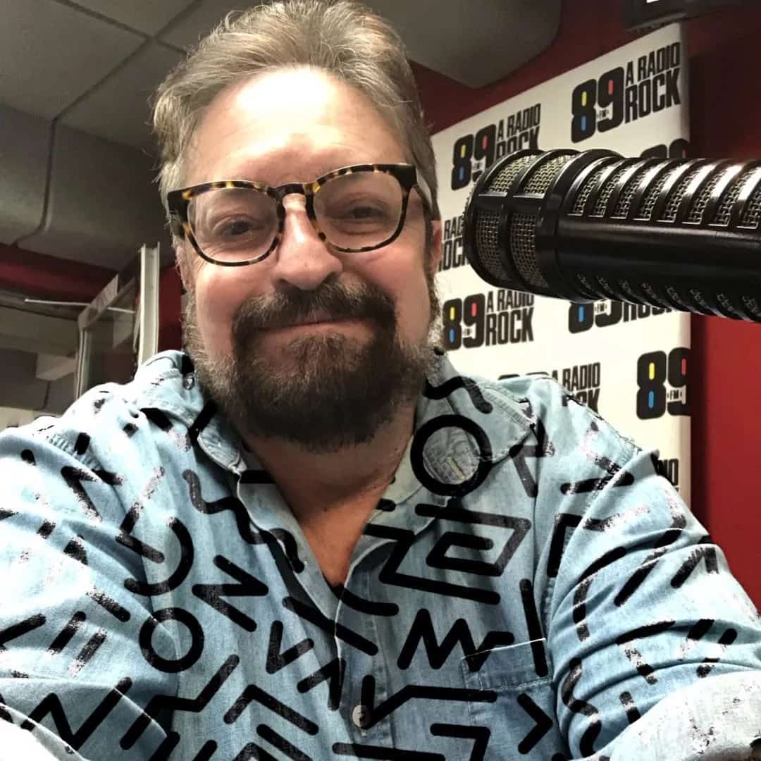 Tatola Maia Viva O Rock faz show em Guarulhos/SP no The Lord Black Irish Pub no dia sábado, 21 de março de 2026, às 19:00.
O evento será do estilo Rock e promete reunir fãs para uma noite especial de música ao vivo.
O show acontece no The Lord Black Irish Pub, um espaço conhecido por receber eventos na cidade de Guarulhos.
Endereço: Av. Tiradentes, 173 - Centro, Guarulhos - SP, 07020-050, Brasil.
Consulte informações e ingressos nos canais oficiais do evento.
Instagram do local: https://www.instagram.com/thelordblackpub/. Instagram do artista: https://instagram.com/djmaia_89fm.
O show de Tatola Maia Viva O Rock promete atrair fãs na cidade de Guarulhos.
Perguntas frequentes sobre o evento:
Pergunta: Quando acontece o show de Tatola Maia Viva O Rock em Guarulhos?
Resposta: O show acontece sábado, 21 de março de 2026 às 19:00.
Pergunta: Onde acontece o evento?
Resposta: O evento acontece no The Lord Black Irish Pub em Guarulhos. - Tatola Maia Viva O Rock no St. Patrick's Day — The Lord Black Irish Pub, Guarulhos, sábado 21 de março 19h