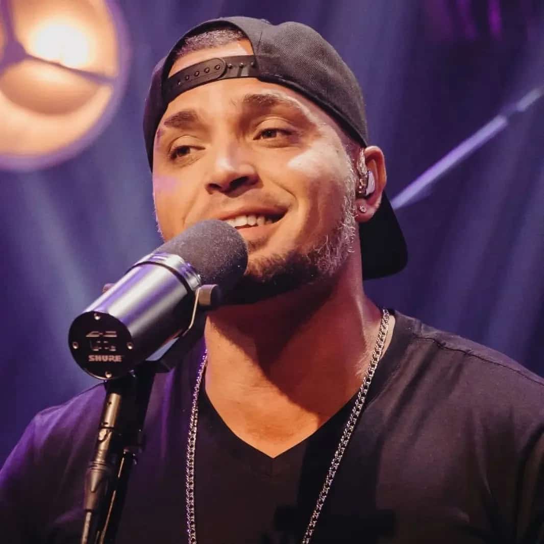 Michael Matt faz show em Itanhaém/SP no Brisa's - Bar e Restaurante em Itanhaém no dia domingo, 5 de abril de 2026, às 16:00.
O evento será do estilo Pop Rock e promete reunir fãs para uma noite especial de música ao vivo.
O show acontece no Brisa's - Bar e Restaurante em Itanhaém, um espaço conhecido por receber eventos na cidade de Itanhaém.
Endereço: Av. Pres. Vargas, 1.363 - Centro, Itanhaém - SP, 11740-000, Brasil.
Consulte informações e ingressos nos canais oficiais do evento.
Instagram do local: https://www.instagram.com/brisasbaritanhaem/. Instagram do artista: https://instagram.com/michaelmattmusic.
O show de Michael Matt promete atrair fãs na cidade de Itanhaém.
Perguntas frequentes sobre o evento:
Pergunta: Quando acontece o show de Michael Matt em Itanhaém?
Resposta: O show acontece domingo, 5 de abril de 2026 às 16:00.
Pergunta: Onde acontece o evento?
Resposta: O evento acontece no Brisa's - Bar e Restaurante em Itanhaém em Itanhaém. - Michael Matt ao vivo em Itanhaém no Brisa's Bar, domingo 5 de abril de 2026 às 16h