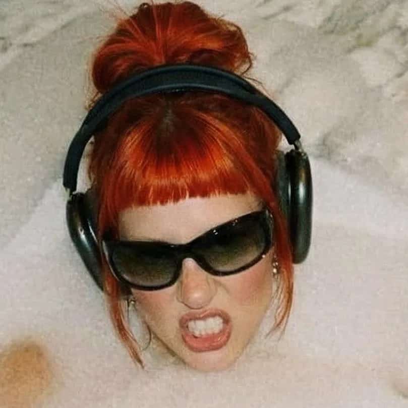 Aline Rocha se apresenta no festival Lollapalooza Brasil 2026 em São Paulo/SP no Autódromo de Interlagos no dia sexta-feira, 20 de março de 2026, às 15:30.
O show faz parte da programação oficial do festival Lollapalooza Brasil 2026 em São Paulo, um dos maiores eventos de música do país.
A apresentação faz parte do lineup oficial do Lollapalooza Brasil 2026, festival que reúne artistas nacionais e internacionais em São Paulo.
O evento acontece no Autódromo de Interlagos, em São Paulo.
Endereço: Av. Sen. Teotônio Vilela, 261 - Jardim Malia I, São Paulo - SP, 04801-000, Brasil.
O festival Lollapalooza Brasil costuma reunir milhares de fãs de música em São Paulo, sendo um dos eventos mais aguardados do calendário cultural da cidade.
Ingressos disponíveis pelo ticketmaster. Confira no link oficial do evento: https://www.ticketmaster.com.br/event/lollapaloozabr.
Instagram do local: https://www.instagram.com/autodromointerlagos/. Instagram do artista: https://www.instagram.com/djalinerocha/.
O show de Aline Rocha promete atrair fãs na cidade de São Paulo.
O show de Aline Rocha é uma das atrações confirmadas da edição 2026 do Lollapalooza Brasil em São Paulo.
Perguntas... - Lollapalooza Brasil 2026 com Aline Rocha em São Paulo no Autódromo de Interlagos dia 20 de março às 15:30