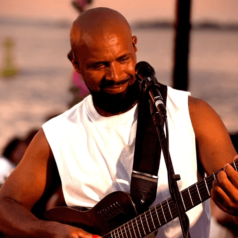 Claudemir Silva faz show em Presidente Prudente/SP no Villa 18 Container Bar no dia quinta-feira, 2 de abril de 2026, às 21:30.
O evento será do estilo Pagode e promete reunir fãs para uma noite especial de música ao vivo.
O show acontece no Villa 18 Container Bar, um espaço conhecido por receber eventos na cidade de Presidente Prudente.
Endereço: Av. Salim Farah Maluf, 213 - Jardim das Rosas, Pres. Prudente - SP, 19026-240, Brasil.
Consulte informações e ingressos nos canais oficiais do evento.
Instagram do local: https://www.instagram.com/villa18containerbar/. Instagram do artista: https://instagram.com/claudemirje.
O show de Claudemir Silva promete atrair fãs na cidade de Presidente Prudente.
Perguntas frequentes sobre o evento:
Pergunta: Quando acontece o show de Claudemir Silva em Presidente Prudente?
Resposta: O show acontece quinta-feira, 2 de abril de 2026 às 21:30.
Pergunta: Onde acontece o evento?
Resposta: O evento acontece no Villa 18 Container Bar em Presidente Prudente. - Claudemir Silva no B-Day do Clau — Villa 18 Container Bar, Presidente Prudente, quinta-feira 2 de abril 21:30