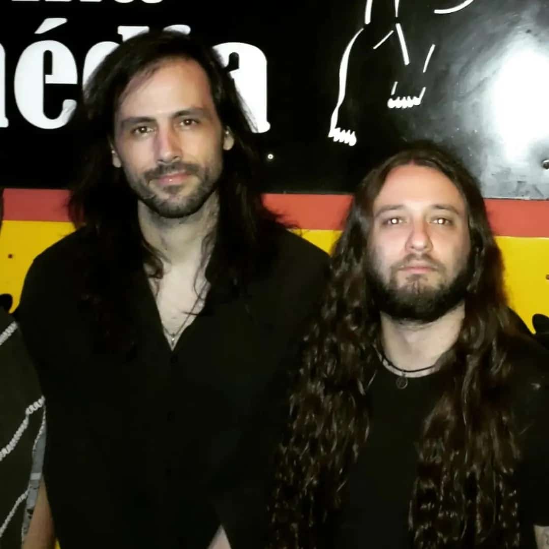 Stringbeaters faz show em Porto Alegre/RS no Divina Comédia no dia sábado, 14 de março de 2026, às 20:00.
O evento será do estilo Rock e promete reunir fãs para uma noite especial de música ao vivo.
O show acontece no Divina Comédia, um espaço conhecido por receber eventos na cidade de Porto Alegre.
Endereço: R. da República, 649 - Cidade Baixa, Porto Alegre - RS, 90050-321, Brasil.
Consulte informações e ingressos nos canais oficiais do evento.
Instagram do local: https://www.instagram.com/divinacomediapoa/. Instagram do artista: https://www.instagram.com/stringbeaters/.
O show de Stringbeaters promete atrair fãs na cidade de Porto Alegre.
Perguntas frequentes sobre o evento:
Pergunta: Quando acontece o show de Stringbeaters em Porto Alegre?
Resposta: O show acontece sábado, 14 de março de 2026 às 20:00.
Pergunta: Onde acontece o evento?
Resposta: O evento acontece no Divina Comédia em Porto Alegre. - Stringbeaters no Saint Patrick’s Day Baile Grunge em Porto Alegre — Divina Comédia, sábado 14 de março de 2026 às 20h