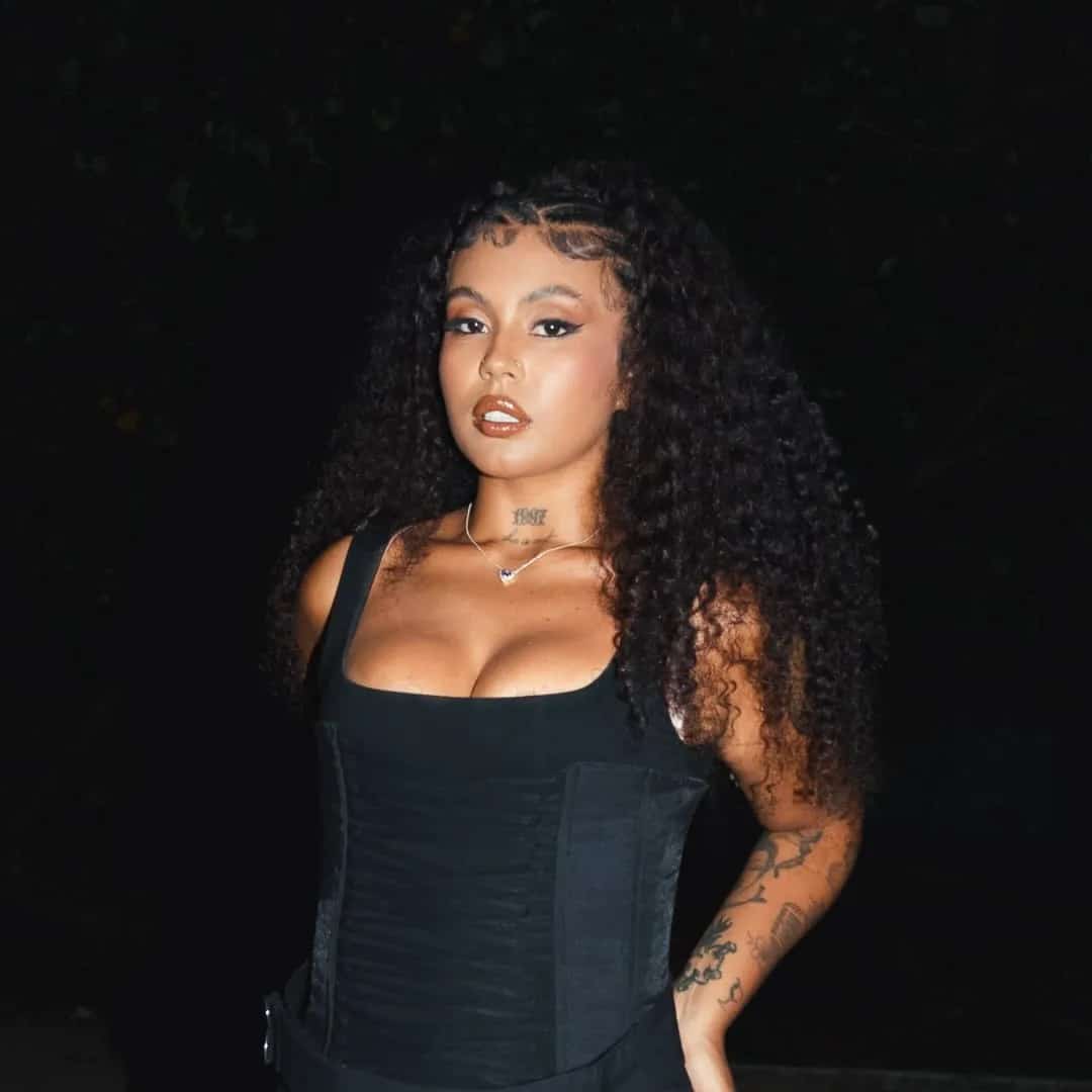 Budah se apresenta no festival Melhor Dia 2026 em São Paulo/SP no Neo Química Arena no dia sábado, 28 de março de 2026, às 15:00.
O show faz parte da programação oficial do festival Melhor Dia 2026 em São Paulo, um dos maiores eventos de música do país.
A apresentação faz parte do lineup oficial do Melhor Dia 2026, festival que reúne artistas nacionais e internacionais em São Paulo.
O evento acontece no Neo Química Arena, em São Paulo.
Endereço: Av. Miguel Ignácio Curi, 111 - Vila Carmosina, São Paulo - SP, 08295-005, Brasil.
O festival Melhor Dia costuma reunir milhares de fãs de música em São Paulo, sendo um dos eventos mais aguardados do calendário cultural da cidade.
Ingressos disponíveis pelo eventim. Confira no link oficial do evento: https://www.eventim.com.br/artist/festival-melhor-dia/.
Instagram do local: https://www.instagram.com/neoquimicaarena/. Instagram do artista: https://www.instagram.com/budah/.
O show de Budah promete atrair fãs na cidade de São Paulo.
O show de Budah é uma das atrações confirmadas da edição 2026 do Melhor Dia em São Paulo.
Perguntas frequentes sobre o evento:
Pergunta: Quando acontece o show de Budah em São Paulo?
Resposta: O show... - Melhor Dia 2026 com Budah na Neo Química Arena em São Paulo sábado, 28 de março às 15:00