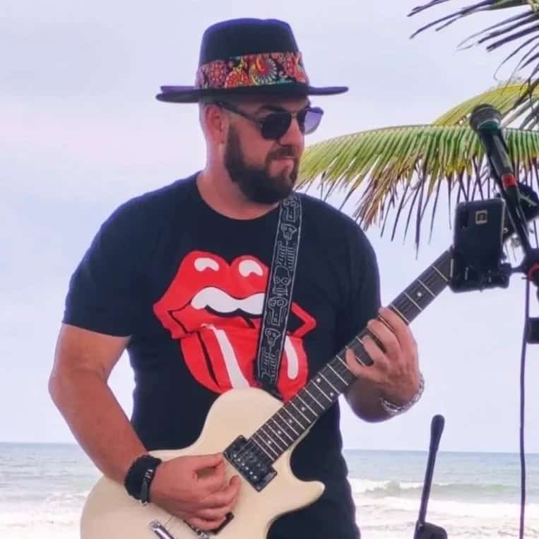 Sandro Martins faz show em Praia Grande/SP no CONFRARIA DO FORTE no dia quinta-feira, 2 de abril de 2026, às 18:30.
O evento será do estilo Rock e promete reunir fãs para uma noite especial de música ao vivo.
O show acontece no CONFRARIA DO FORTE, um espaço conhecido por receber eventos na cidade de Praia Grande.
Endereço: Av. Mal. Mallet, 991 - Canto do Forte, Praia Grande - SP, 11700-260, Brasil.
Consulte informações e ingressos nos canais oficiais do evento.
Instagram do local: https://www.instagram.com/confrariaforte/. Instagram do artista: https://www.instagram.com/sandromartins.mus/.
O show de Sandro Martins promete atrair fãs na cidade de Praia Grande.
Perguntas frequentes sobre o evento:
Pergunta: Quando acontece o show de Sandro Martins em Praia Grande?
Resposta: O show acontece quinta-feira, 2 de abril de 2026 às 18:30.
Pergunta: Onde acontece o evento?
Resposta: O evento acontece no CONFRARIA DO FORTE em Praia Grande. - Sandro Martins em Praia Grande SP na Confraria do Forte, quinta-feira 2 de abril de 2026 às 18:30