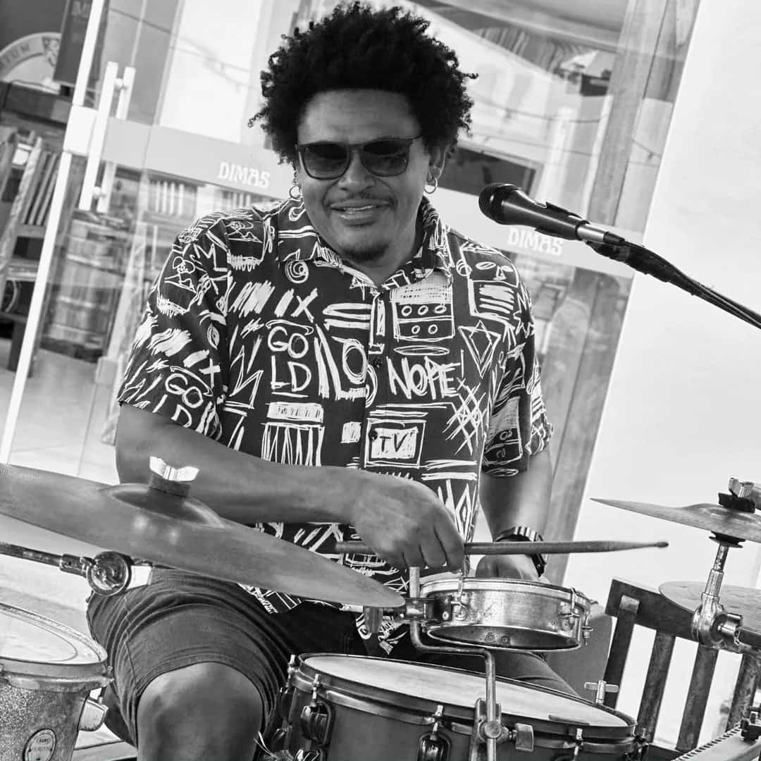 Babu_moraes faz show em Praia Grande/SP no Matilde Bar no dia sábado, 21 de março de 2026, às 21:00.
O evento será do estilo MPB e promete reunir fãs para uma noite especial de música ao vivo.
O show acontece no Matilde Bar, um espaço conhecido por receber eventos na cidade de Praia Grande.
Endereço: Av. Mal. Mallet, 960 - Canto do Forte, Praia Grande - SP, 11700-400, Brasil.
Consulte informações e ingressos nos canais oficiais do evento.
Instagram do local: https://www.instagram.com/matildebarpg/. Instagram do artista: https://instagram.com/babu_moraes.
O show de Babu_moraes promete atrair fãs na cidade de Praia Grande.
Perguntas frequentes sobre o evento:
Pergunta: Quando acontece o show de Babu_moraes em Praia Grande?
Resposta: O show acontece sábado, 21 de março de 2026 às 21:00.
Pergunta: Onde acontece o evento?
Resposta: O evento acontece no Matilde Bar em Praia Grande. - Babu_moraes ao vivo em Praia Grande Matilde Bar sábado, 21 de março de 2026 às 21h