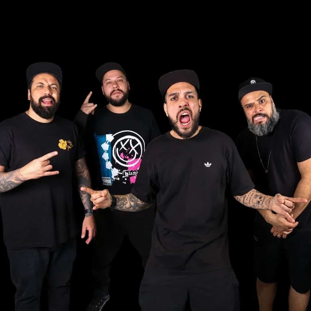 Soldout faz show em Santos/SP no Rusbé no dia sexta-feira, 10 de abril de 2026, às 20:00.
O evento será do estilo Rock e promete reunir fãs para uma noite especial de música ao vivo.
O show acontece no Rusbé, um espaço conhecido por receber eventos na cidade de Santos.
Endereço: Av. Mal. Deodoro, 49 - Gonzaga, Santos - SP, 11065-101, Brasil.
Consulte informações e ingressos nos canais oficiais do evento.
Instagram do local: https://www.instagram.com/santos.rusbe/. Instagram do artista: https://instagram.com/soldoutrock.
O show de Soldout promete atrair fãs na cidade de Santos.
Perguntas frequentes sobre o evento:
Pergunta: Quando acontece o show de Soldout em Santos?
Resposta: O show acontece sexta-feira, 10 de abril de 2026 às 20:00.
Pergunta: Onde acontece o evento?
Resposta: O evento acontece no Rusbé em Santos. - Soldout Tributo à Legião Urbana 30 anos sem Renato Russo em Santos Rusbé sexta-feira 10 de abril 20h