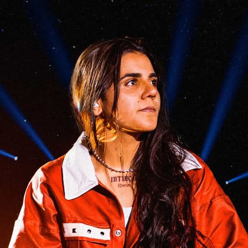 Yasmin Santos é cantora sertaneja brasileira, conhecida pelo hit 'Saudade Nível Hard' e pelo álbum 'Yasmin Santos - Ao Vivo' lançado em 2018. Veja a agenda no Rolê Agora.