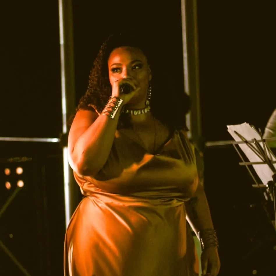 Denise faz show em São Paulo/SP no Bourbon Street Music Club no dia terça-feira, 31 de março de 2026, às 20:30.
O evento será do estilo Samba e promete reunir fãs para uma noite especial de música ao vivo.
O show acontece no Bourbon Street Music Club, um espaço conhecido por receber eventos na cidade de São Paulo.
Endereço: R. dos Chanés, 127 - Moema, São Paulo - SP, 04087-031, Brasil.
Consulte informações e ingressos nos canais oficiais do evento.
Instagram do local: https://www.instagram.com/bourbon_street/. Instagram do artista: https://instagram.com/denises_oficial.
O show de Denise promete atrair fãs na cidade de São Paulo.
Perguntas frequentes sobre o evento:
Pergunta: Quando acontece o show de Denise em São Paulo?
Resposta: O show acontece terça-feira, 31 de março de 2026 às 20:30.
Pergunta: Onde acontece o evento?
Resposta: O evento acontece no Bourbon Street Music Club em São Paulo. - Tributo Alcione — Denise em São Paulo Bourbon Street Music Club terça-feira 31 de março 20:30