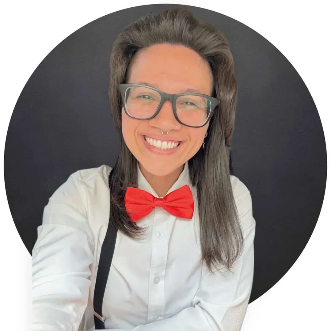 Emi Bessie faz show em Itanhaém/SP no Brisa's - Bar e Restaurante em Itanhaém no dia sexta-feira, 3 de abril de 2026, às 19:00.
O evento será do estilo Pop e promete reunir fãs para uma noite especial de música ao vivo.
O show acontece no Brisa's - Bar e Restaurante em Itanhaém, um espaço conhecido por receber eventos na cidade de Itanhaém.
Endereço: Av. Pres. Vargas, 1.363 - Centro, Itanhaém - SP, 11740-000, Brasil.
Consulte informações e ingressos nos canais oficiais do evento.
Instagram do local: https://www.instagram.com/brisasbaritanhaem/. Instagram do artista: https://www.instagram.com/emibessie/.
O show de Emi Bessie promete atrair fãs na cidade de Itanhaém.
Perguntas frequentes sobre o evento:
Pergunta: Quando acontece o show de Emi Bessie em Itanhaém?
Resposta: O show acontece sexta-feira, 3 de abril de 2026 às 19:00.
Pergunta: Onde acontece o evento?
Resposta: O evento acontece no Brisa's - Bar e Restaurante em Itanhaém em Itanhaém. - Emi Bessie ao vivo em Itanhaém no Brisa's Bar, sexta-feira 3 de abril de 2026 às 19h