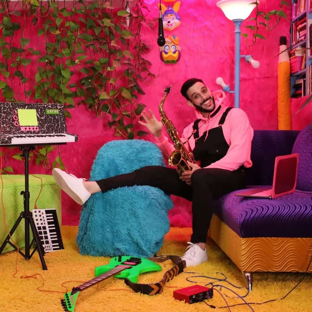 Sam Greenfield faz show em São Paulo/SP no Blue Note São Paulo no dia quarta-feira, 1 de abril de 2026, às 20:00.
O evento será do estilo Jazz e promete reunir fãs para uma noite especial de música ao vivo.
O show acontece no Blue Note São Paulo, um espaço conhecido por receber eventos na cidade de São Paulo.
Endereço: Av. Paulista, 2073 - Bela Vista, São Paulo - SP, 01311-300, Brasil.
Consulte informações e ingressos nos canais oficiais do evento.
Instagram do local: https://www.instagram.com/bluenotesp/. Instagram do artista: https://instagram.com/samgreenfieldmusic.
O show de Sam Greenfield promete atrair fãs na cidade de São Paulo.
Perguntas frequentes sobre o evento:
Pergunta: Quando acontece o show de Sam Greenfield em São Paulo?
Resposta: O show acontece quarta-feira, 1 de abril de 2026 às 20:00.
Pergunta: Onde acontece o evento?
Resposta: O evento acontece no Blue Note São Paulo em São Paulo. - Sam Greenfield ao vivo no Blue Note São Paulo — quarta-feira, 1 de abril de 2026, 20:00