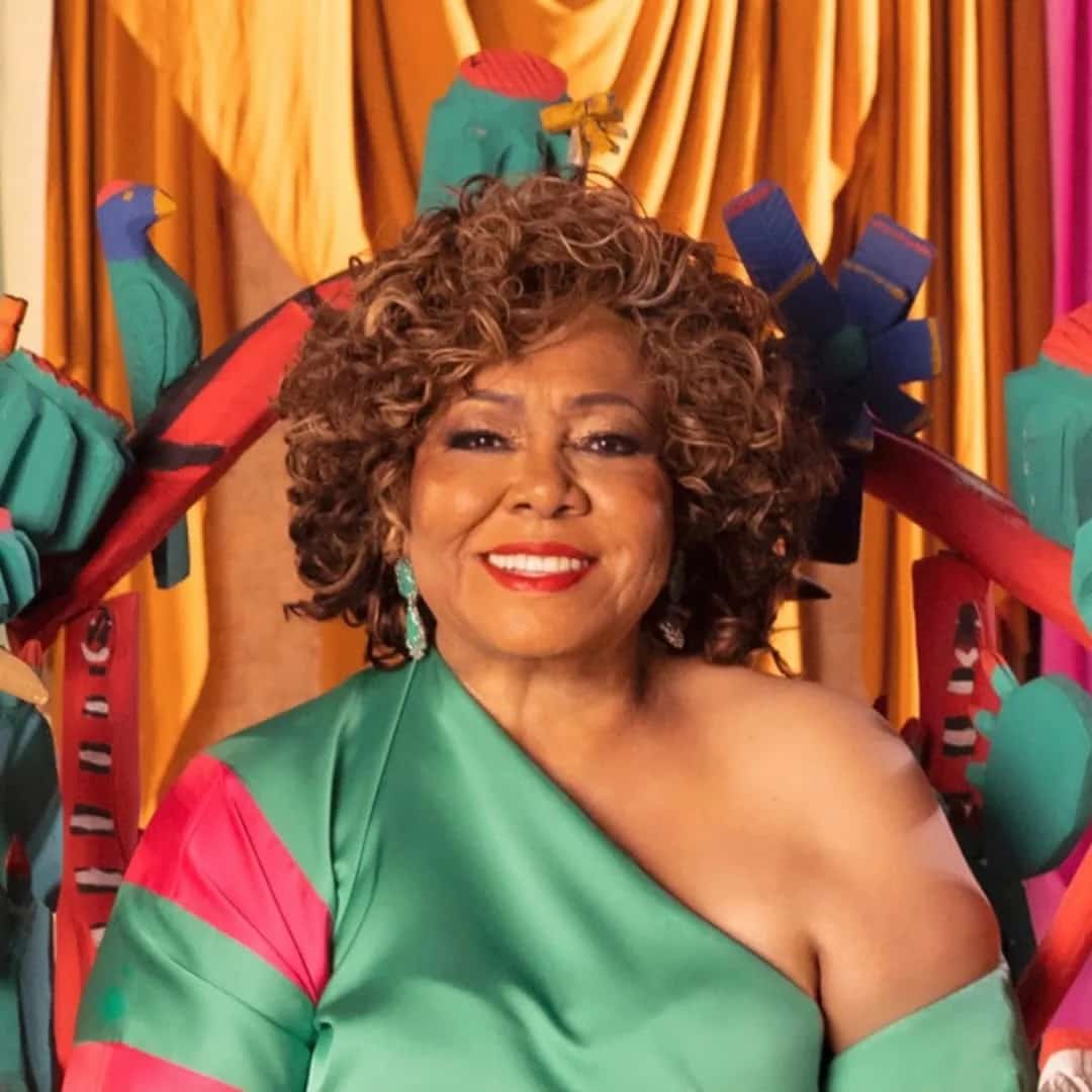 Alcione faz show em Curitiba/PR no Teatro Positivo no dia sábado, 22 de agosto de 2026, às 21:15.
O evento será do estilo Samba e promete reunir fãs para uma noite especial de música ao vivo.
O show acontece no Teatro Positivo, um espaço conhecido por receber eventos na cidade de Curitiba.
Endereço: Pedro Viriato Parigot De Souza 5300 Curitiba Pr.
Ingressos disponíveis pelo diskingressos.com.br. Confira no link oficial do evento: https://www.diskingressos.com.br/evento/1937/22-08-2026/pr/curitiba/alcione.
Instagram do local: https://www.instagram.com/teatropositivo/. Instagram do artista: https://www.instagram.com/alcioneamarrom/.
O show de Alcione promete atrair fãs na cidade de Curitiba.
Perguntas frequentes sobre o evento:
Pergunta: Quando acontece o show de Alcione em Curitiba?
Resposta: O show acontece sábado, 22 de agosto de 2026 às 21:15.
Pergunta: Onde acontece o evento?
Resposta: O evento acontece no Teatro Positivo em Curitiba.
Pergunta: Onde comprar ingressos?
Resposta: Os ingressos podem ser adquiridos no link oficial do evento: https://www.diskingressos.com.br/evento/1937/22-08-2026/pr/curitiba/alcione. - Alcione em Curitiba no Teatro Positivo sábado, 22 de agosto de 2026 às 21:15