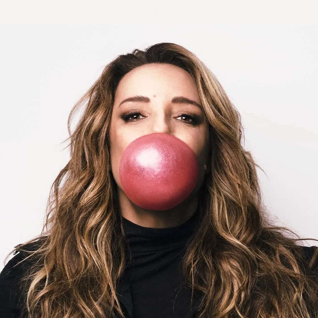 Ana Carolina faz show em Aracaju/SE no Salles Multieventos no dia sexta-feira, 17 de abril de 2026, às 20:00.
O evento será do estilo MPB e promete reunir fãs para uma noite especial de música ao vivo.
O show acontece no Salles Multieventos, um espaço conhecido por receber eventos na cidade de Aracaju.
Endereço: Av. Augusto Franco, 2500 - Ponto Novo, Aracaju - SE, 49097-670, Brasil.
Ingressos disponíveis pelo guicheweb. Confira no link oficial do evento: https://www.guicheweb.com.br/ana-carolina-turne-25-anas_48769.
Instagram do artista: https://www.instagram.com/sigaanacarolina/.
O show de Ana Carolina promete atrair fãs na cidade de Aracaju.
Perguntas frequentes sobre o evento:
Pergunta: Quando acontece o show de Ana Carolina em Aracaju?
Resposta: O show acontece sexta-feira, 17 de abril de 2026 às 20:00.
Pergunta: Onde acontece o evento?
Resposta: O evento acontece no Salles Multieventos em Aracaju.
Pergunta: Onde comprar ingressos?
Resposta: Os ingressos podem ser adquiridos no link oficial do evento: https://www.guicheweb.com.br/ana-carolina-turne-25-anas_48769. - Ana Carolina Turnê 25 Anas em Aracaju Salles Multieventos 17 de abril de 2026 às 20h