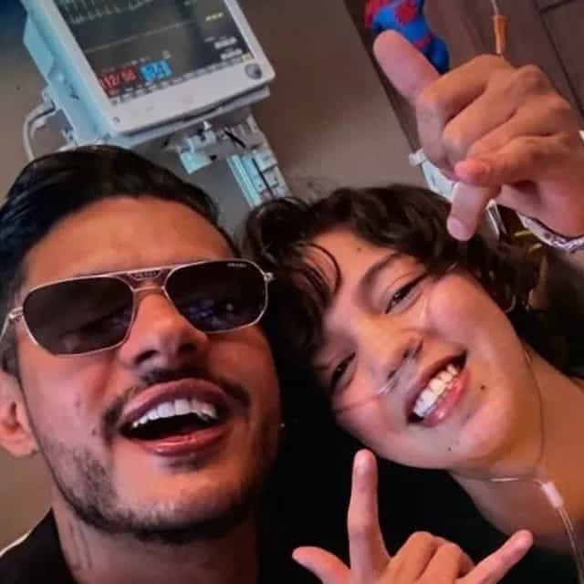Gustavo da Hungria Neves (Brasilia, 26 de maio de 1991) mais conhecido pelo nome artístico Hungria Hip-Hop é um cantor, compositor e rapper brasileiro. Tema principal das suas músicas atualmente são sobre vida suburbana, anteriormente sobre ostentação a carros e luxo.Hungria já lançou um álbum em formato mixtape, uma coletânea, um EP, um álbum ao vivo e dois álbum de estúdio, sendo um álbum como membro do grupo Son d'Play (a qual foi membro até o ano 2013). Atualmente Hungria encontra-se em carreira solo.