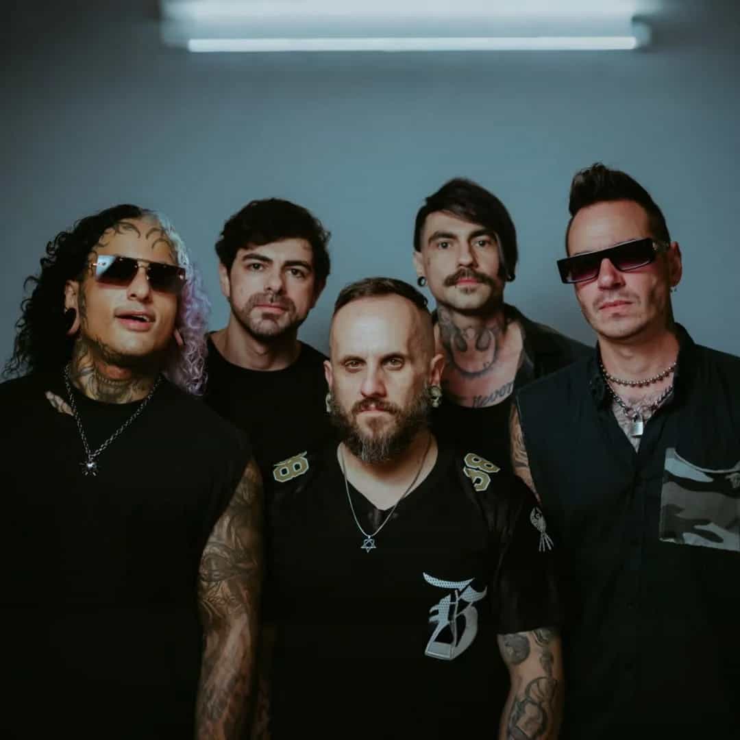 Gloria é uma banda brasileira de rock formada em 2002 em São Paulo, conhecida por músicas como 'Minha Paz' e 'Agora é Minha Vez'. Veja a agenda no Rolê Agora.