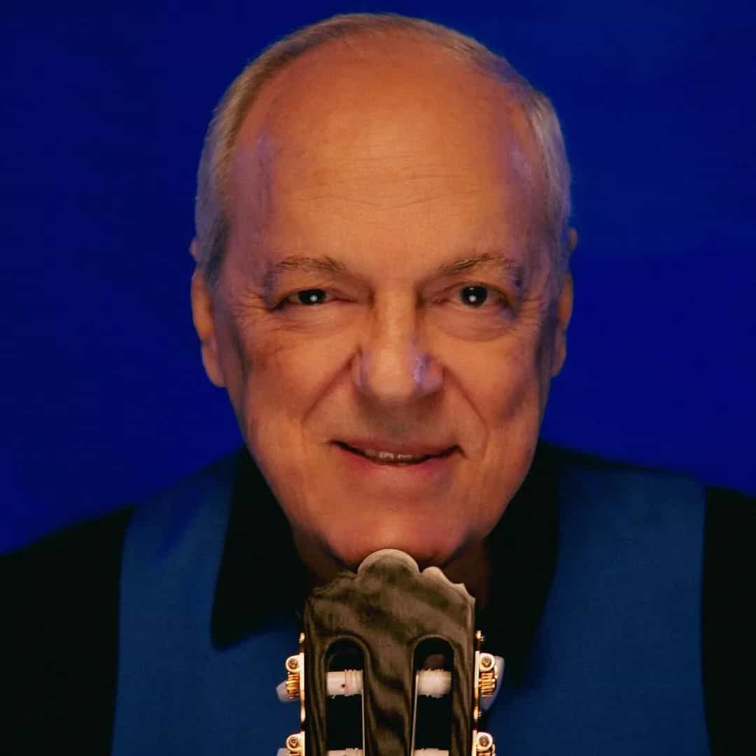 Toquinho é cantor, compositor e violonista de MPB, conhecido por sucessos como 'Aquarela' e parcerias com Vinicius de Moraes. Iniciou carreira solo em 1970. Veja a agenda no Rolê Agora.