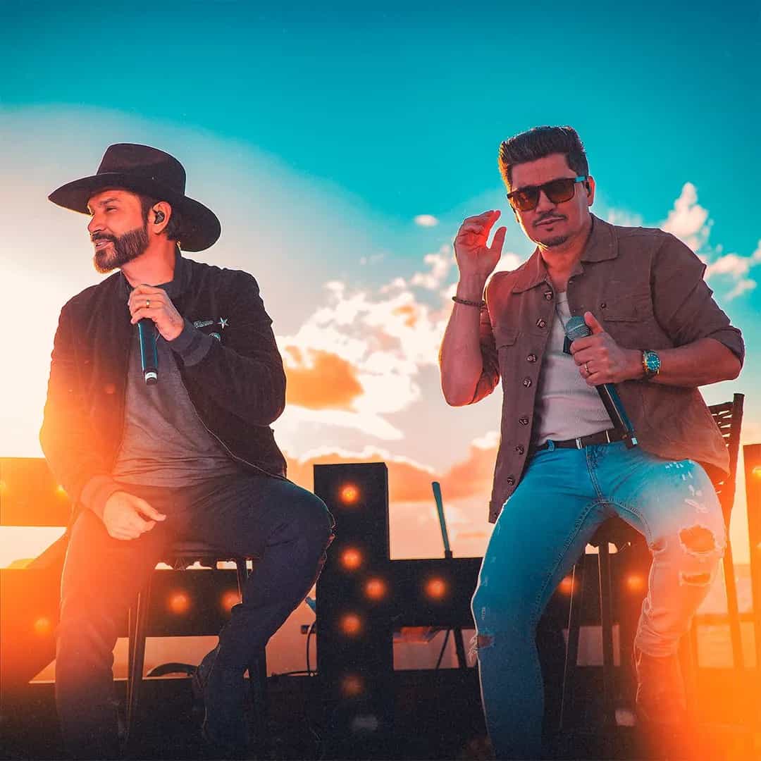 Zé Henrique e Gabriel é uma dupla sertaneja formada em 1996, conhecida por sucessos como 'Instinto Animal' e 'Um Louco'. Veja a agenda no Rolê Agora.