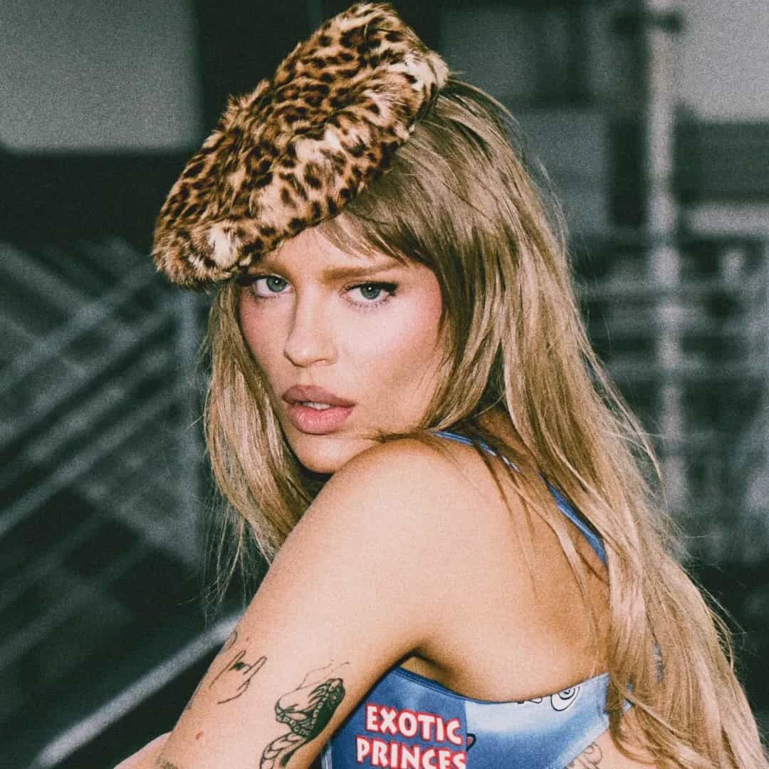 Luísa Sonza é cantora pop brasileira, conhecida por hits como 'Braba' e 'Penhasco'. Iniciou carreira solo em 2017 e já lançou álbuns de destaque. Veja a agenda no Rolê Agora.