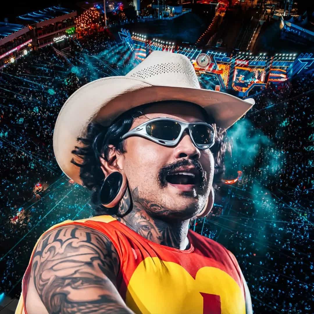 Jiraya Uai é um dos nomes mais explosivos do eletrofunk nacional. Com batidas envolventes, letras irreverentes e uma identidade única, ele conquistou as redes sociais e os palcos com shows cheios de energia. Misturando o melhor do funk com elementos eletrônicos e muito carisma, Jiraya Uai é garantia de festa por onde passa.