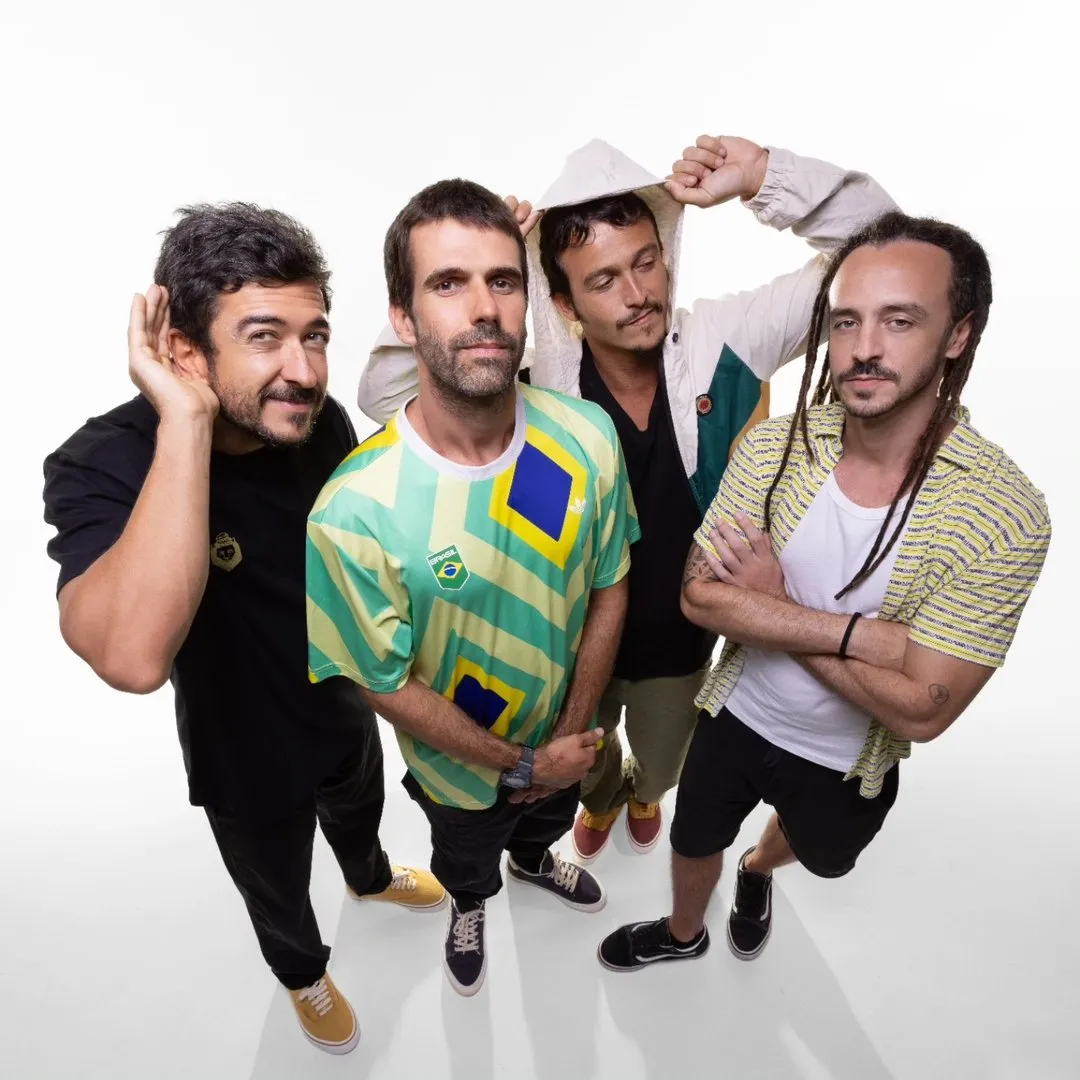 BRAZA é Danilo Cutrim – Guitarra e Voz, Nícolas Christ – Bateria, Pedro Lobo - Baixo e Voz, Vitor Isensee – Teclado e Voz.
Cidade natal - Rio de Janeiro, RJ, Brasil