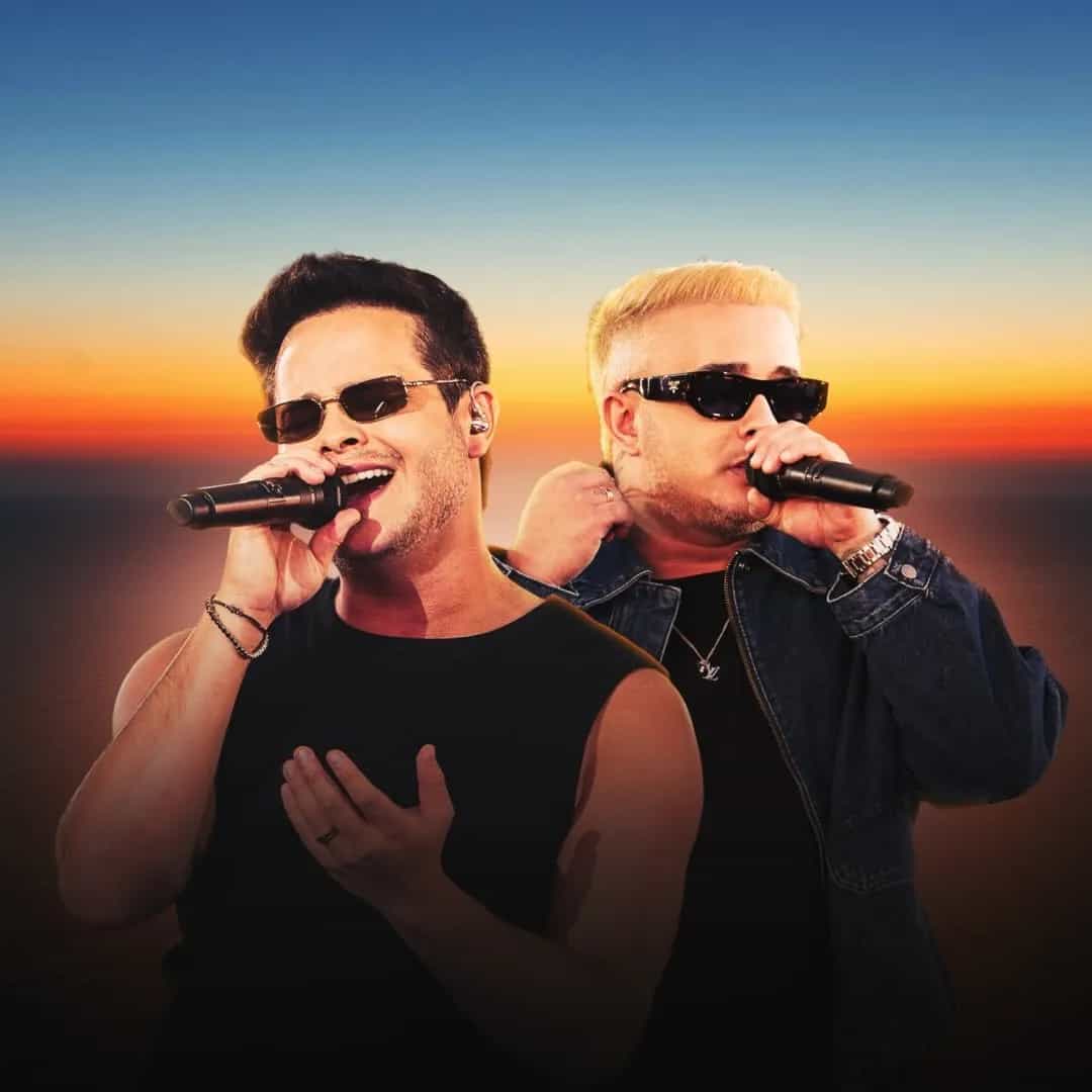 Matheus & Kauan é uma dupla de cantores de música sertaneja brasileira formada pelos irmãos Matheus Aleixo Pinto (4 de outubro de 1994) e Kauan Osvaldo Pinto Rosa (7 de dezembro de 1988), ambos nascidos em Itapuranga no estado de Goiás.