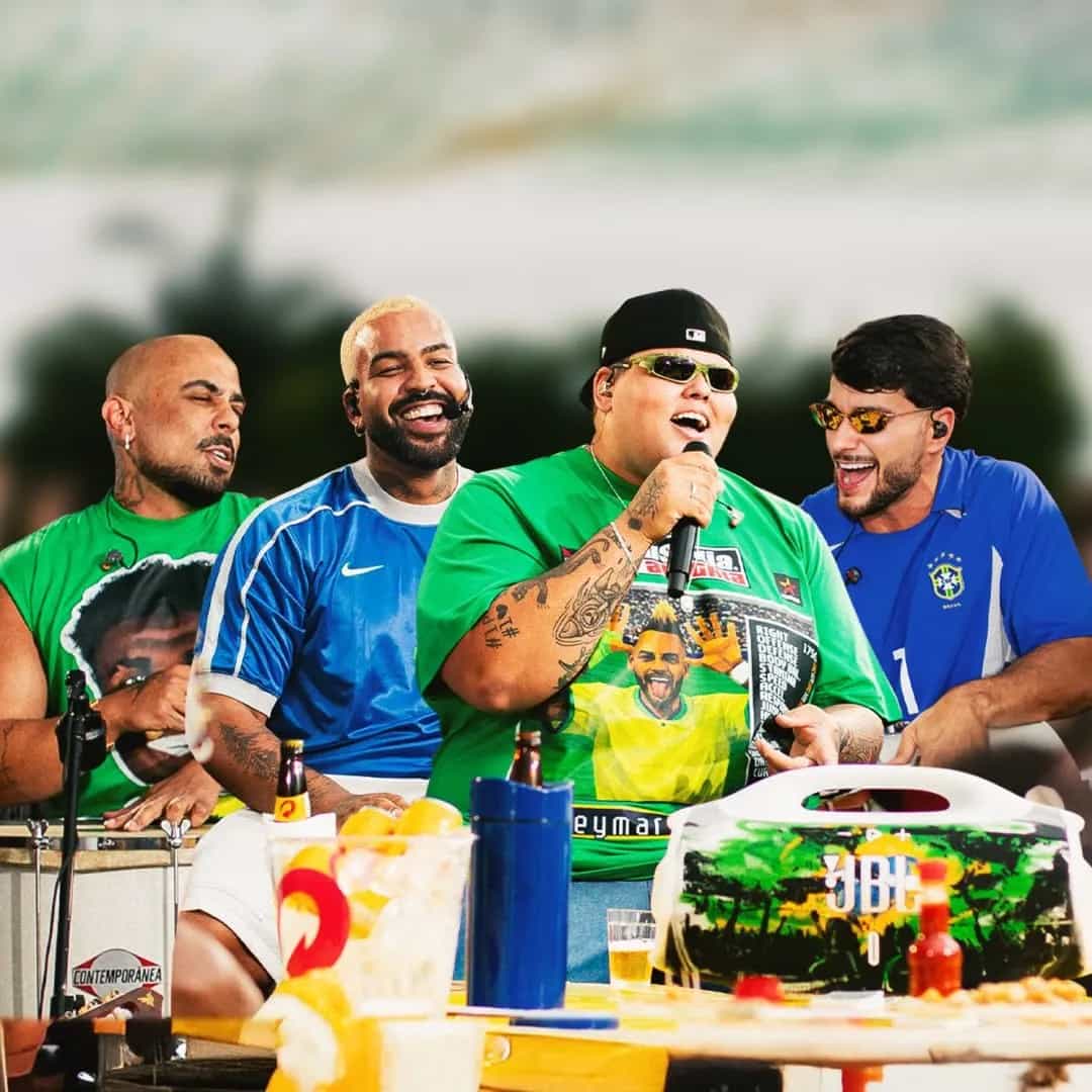Menos é Mais é um grupo de pagode formado em 2017 na cidade de Brasília por Duzão, Gustavo Góes, Jorge Farias, Paulinho Félix e Ramon Alvarenga. O grupo ganhou notoriedade por regravar faixas antigas de sucesso de outros cantores. Em 2021, o Menos é Mais lançou Plano Piloto, primeiro álbum com músicas autorais.