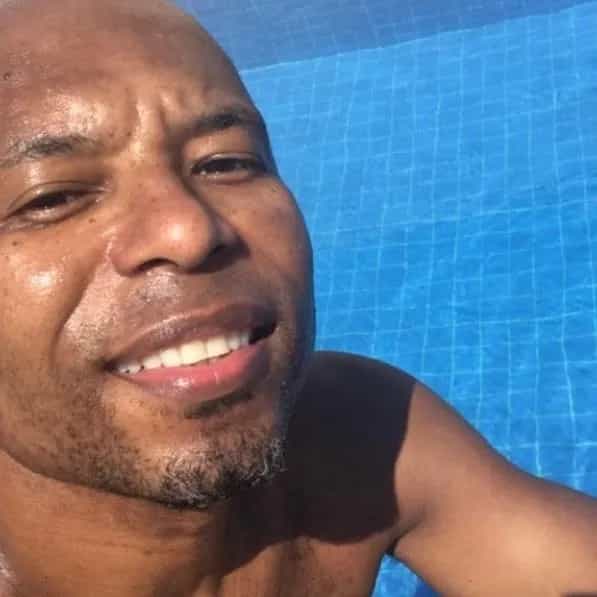 Buchecha é cantor de pop e funk melody, famoso por hits como 'Só Love' e 'Quero te Encontrar'. Iniciou carreira na dupla Claudinho & Buchecha nos anos 1990. Veja a agenda no Rolê Agora.
